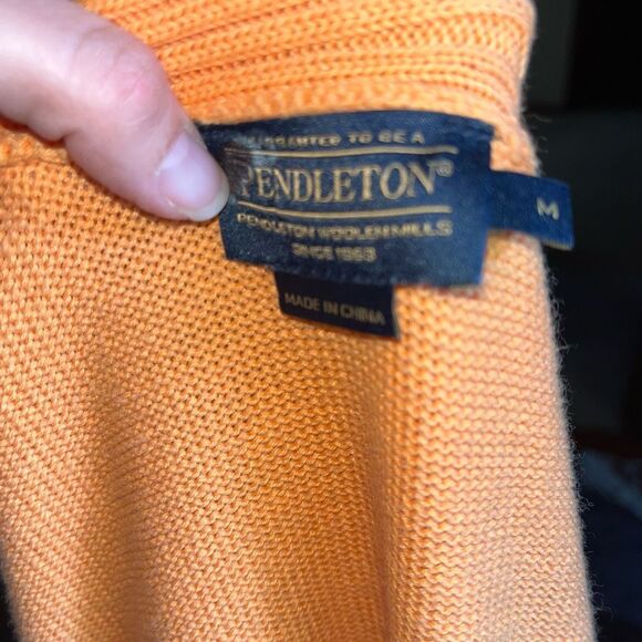 Pendleton Cardigan sweater size Medium - Picture 3 of 3